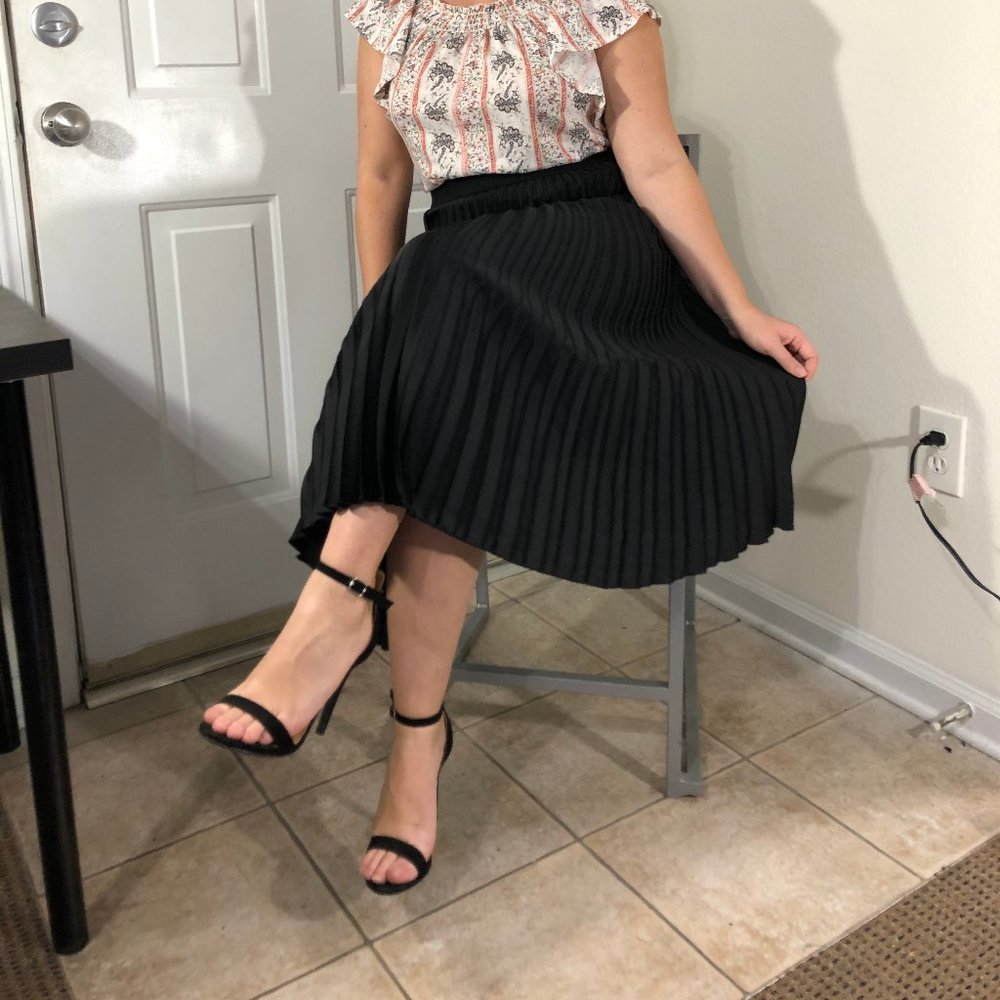 H&M Pleated Skirt